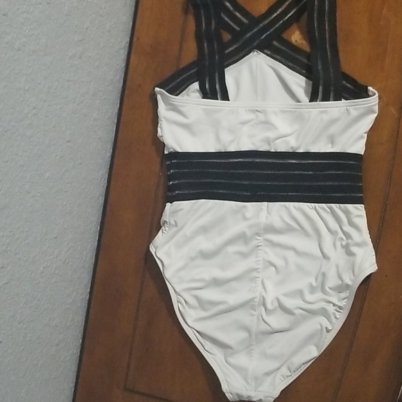 Cute High-Waisted Black and White Swimsuit - Picture 2 of 2